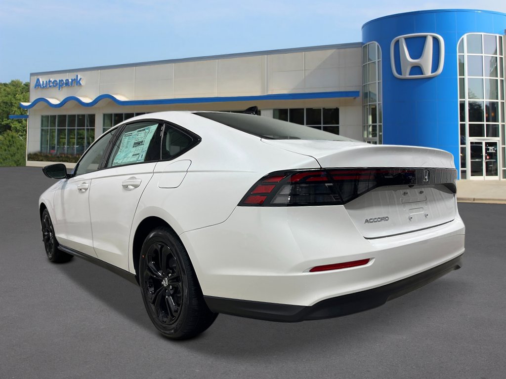 2025 Honda Accord SE photo 2