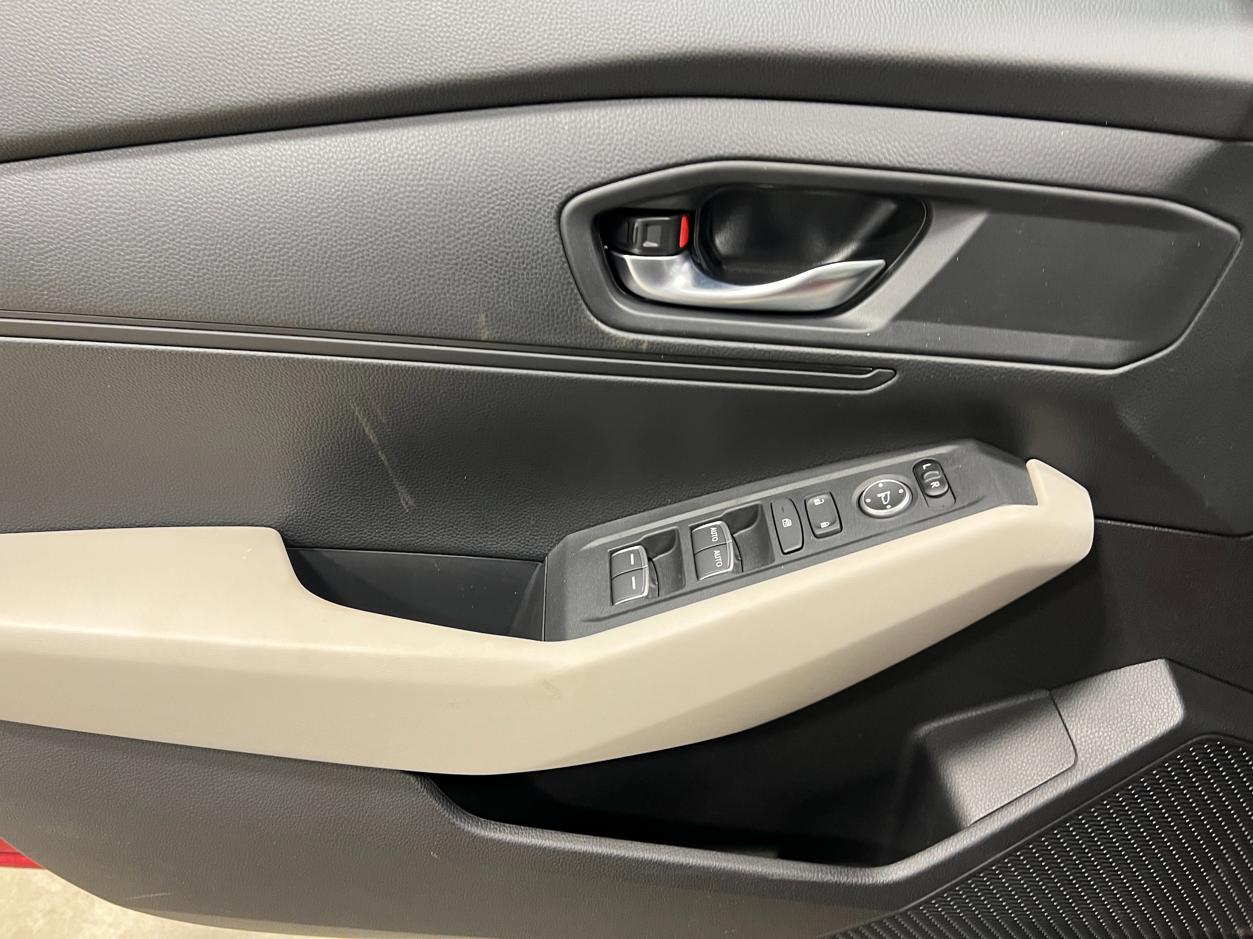 2025 Honda Accord LX - Photo 13