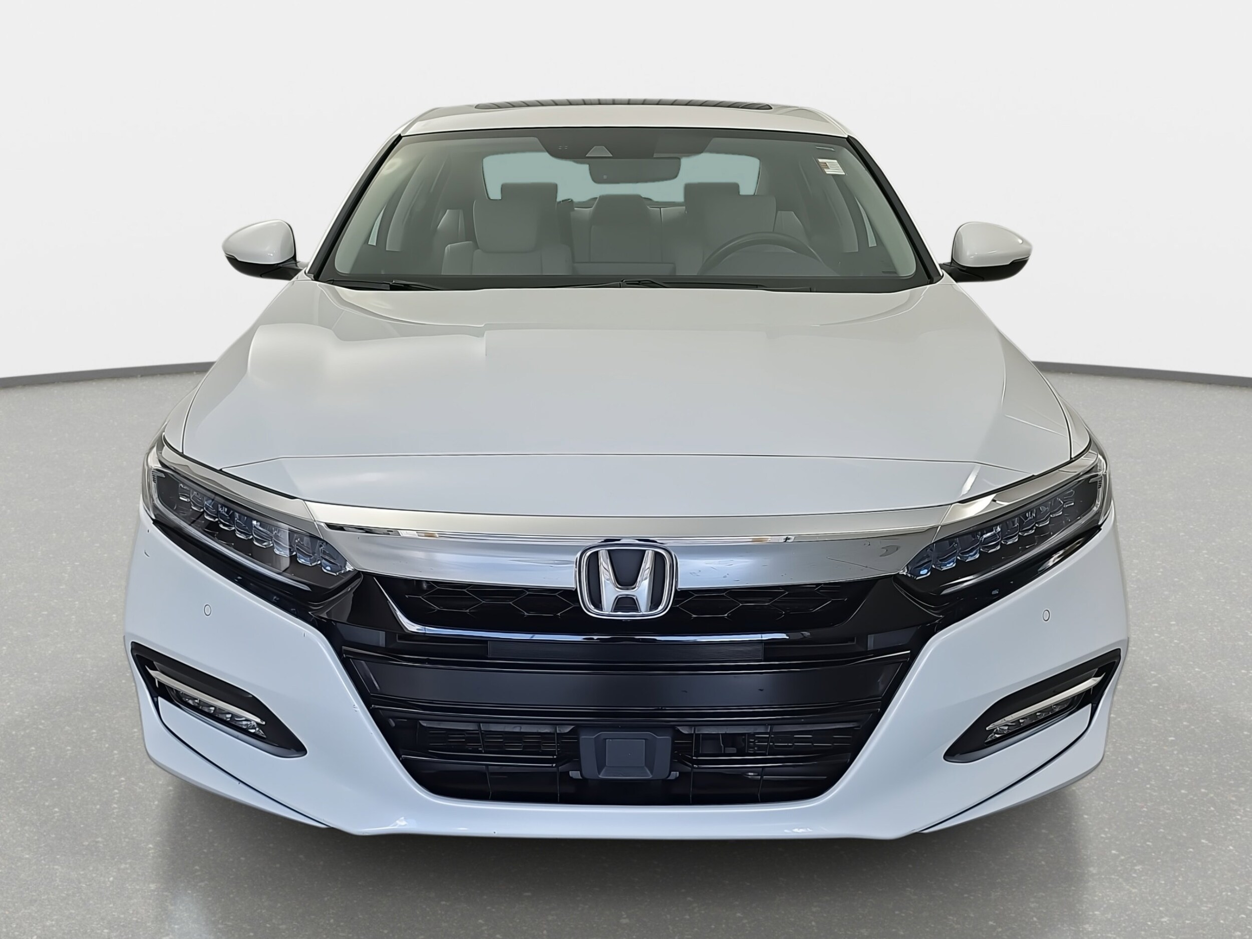 2020 Honda Accord Hybrid Touring photo 2