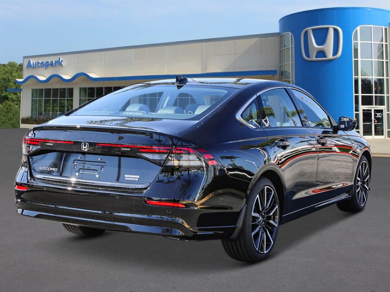 2025 Honda Accord Hybrid Touring photo 4