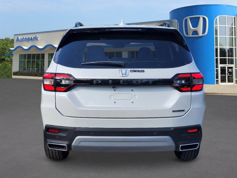 2025 Honda Pilot Touring photo 4