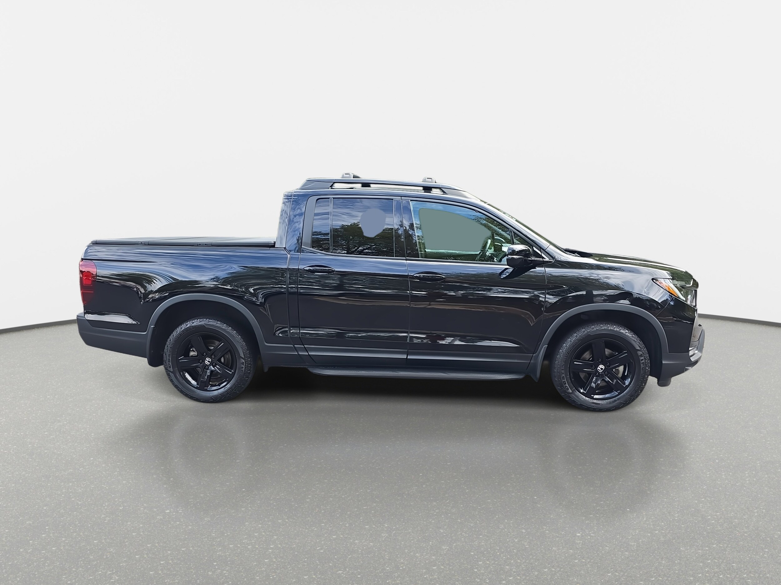 2023 Honda Ridgeline Black Edition photo 4