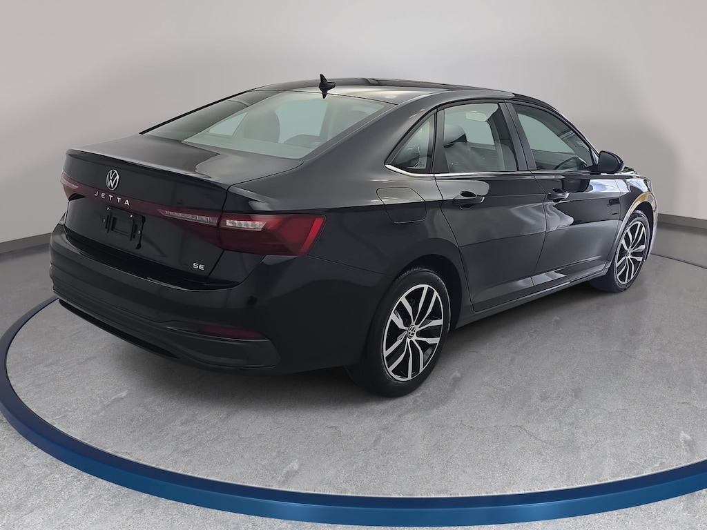 Used 2025 Volkswagen Jetta SE Sedan