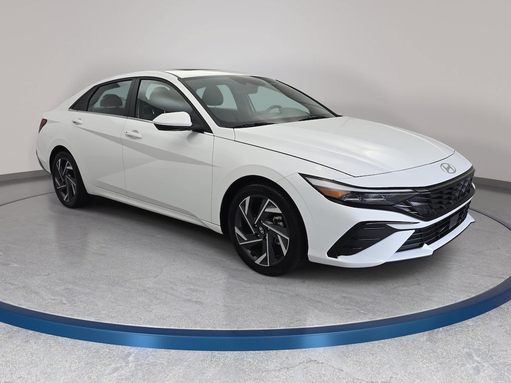 Used 2025 Hyundai Elantra SEL Convenience Sedan