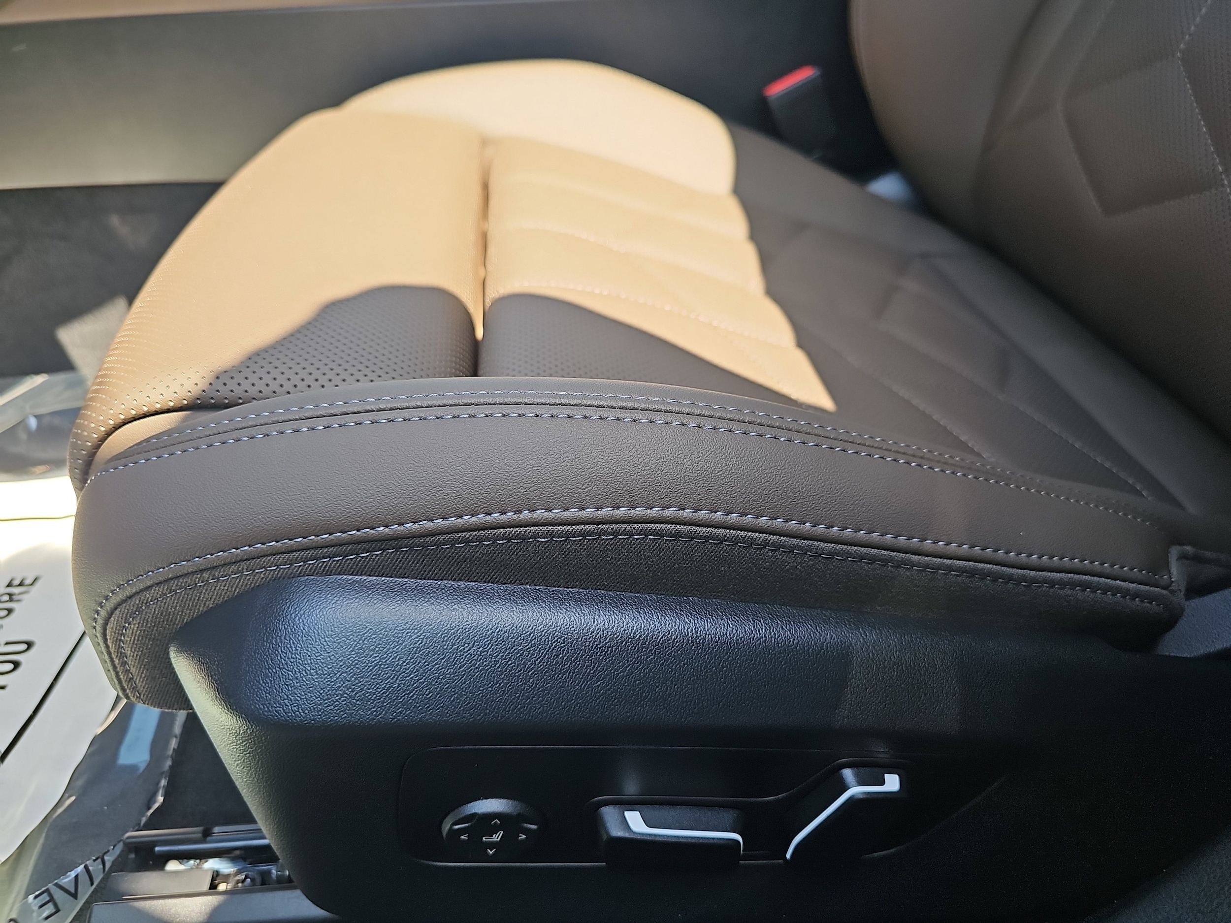 2026 BMW 5 Series 530i - Photo 31