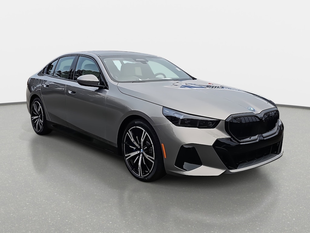 New 2026 BMW 550e xDrive Sedan