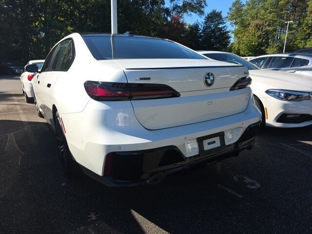 2025 Bmw 740i xDrive Sedan photo 2