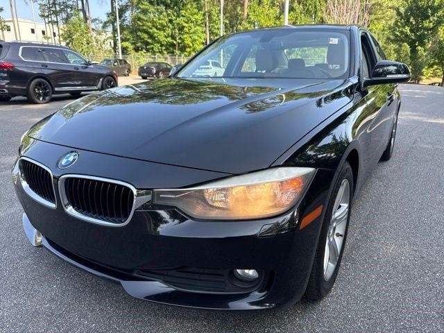 2014 BMW 3 Series 320i Sedan's photo