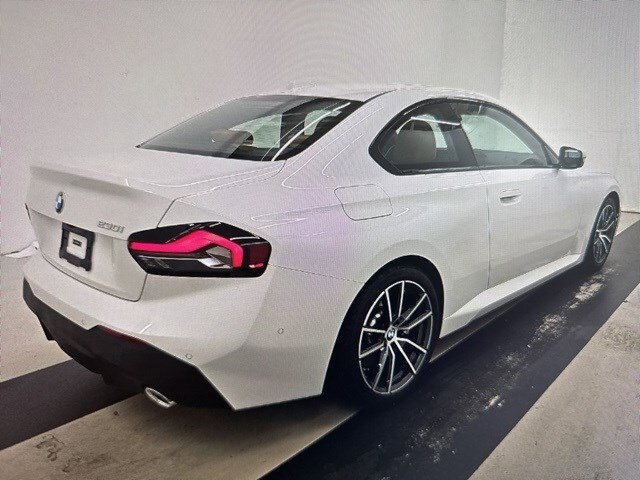 2024 Bmw 230i Coupe photo 2