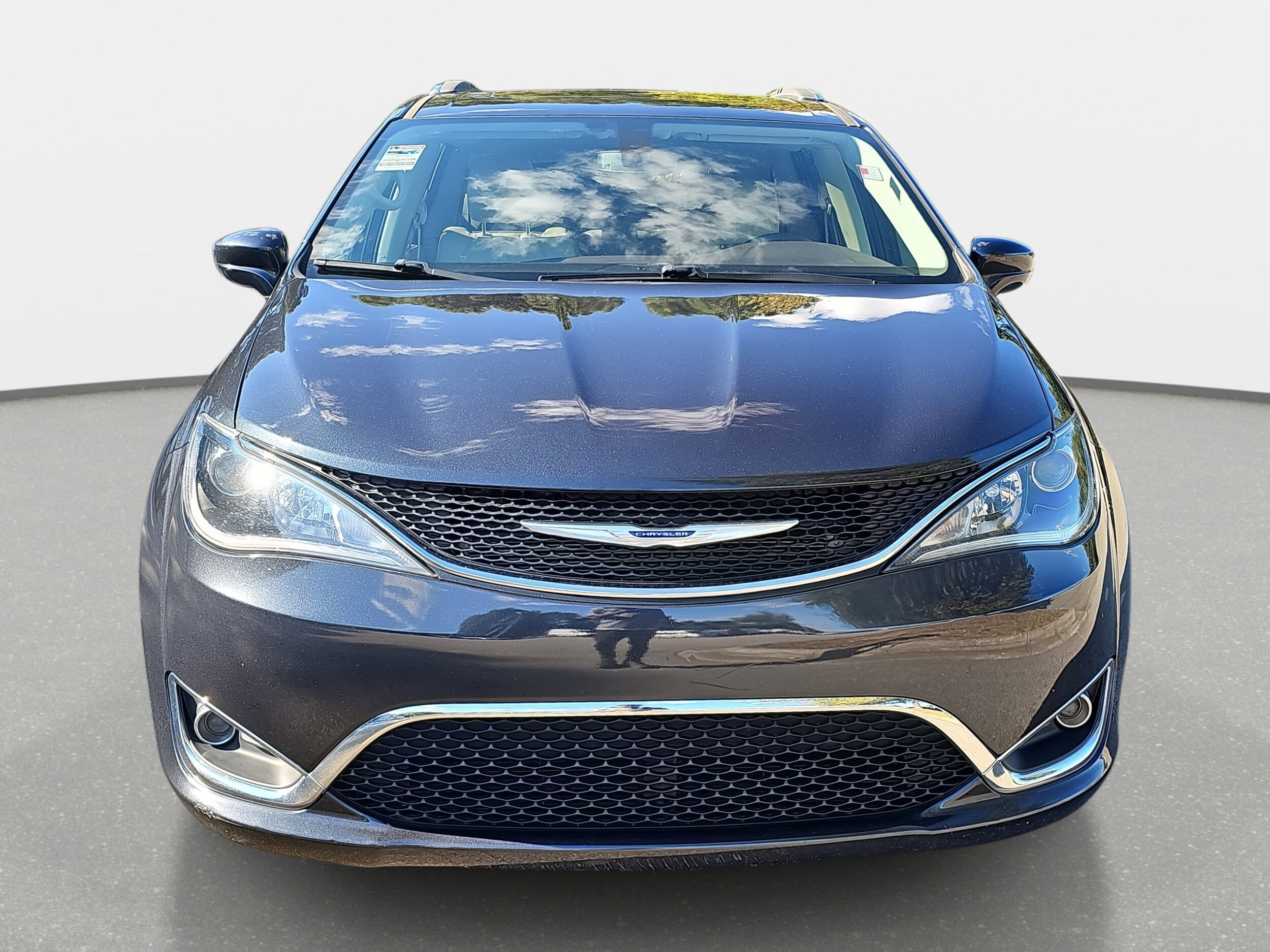 2020 Chrysler Pacifica Touring Plus photo 2