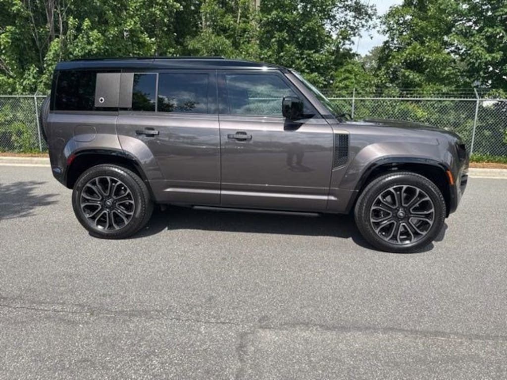 Used 2025 Land Rover Defender 110 OCTA SUV