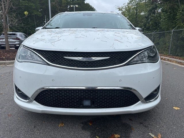 2020 Chrysler Pacifica Limited photo 2