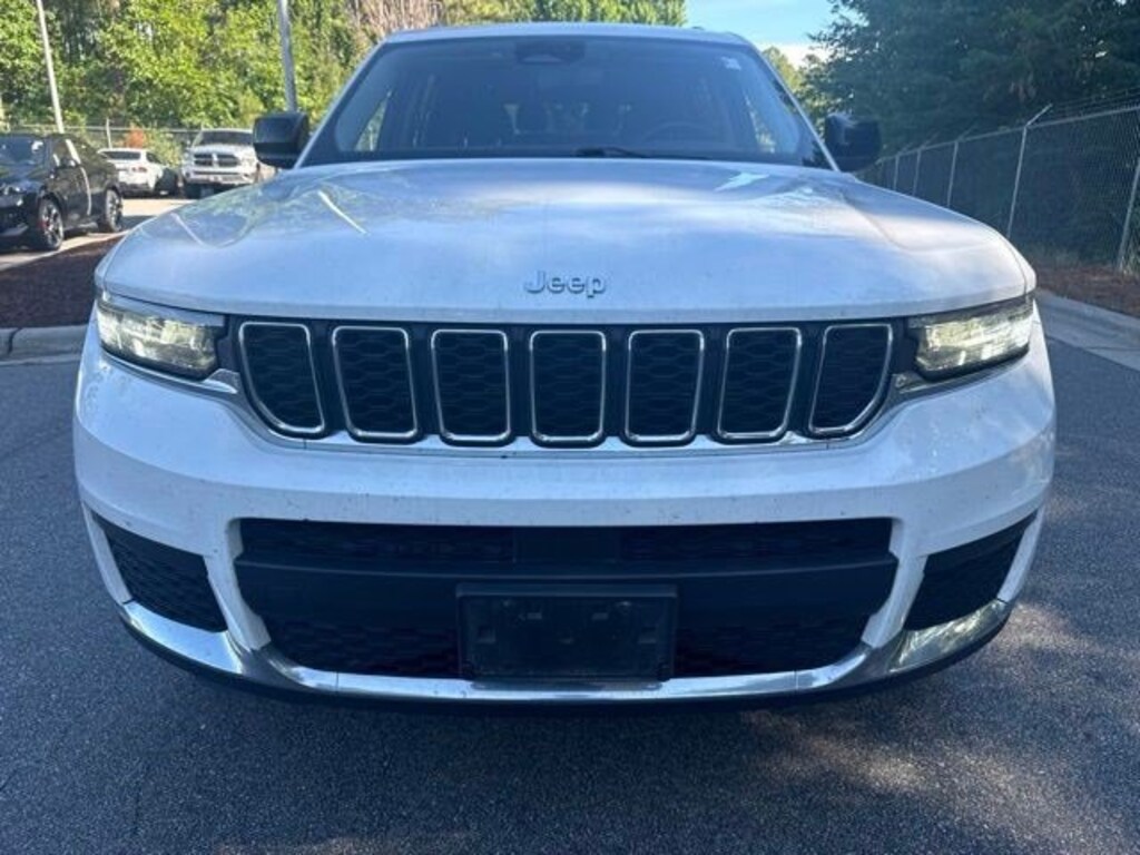 Used 2022 Jeep New Grand Cherokee Laredo SUV