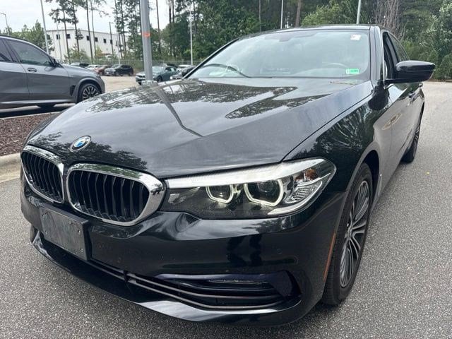 2018 BMW 5 Series 530i xDrive Sedan's photo