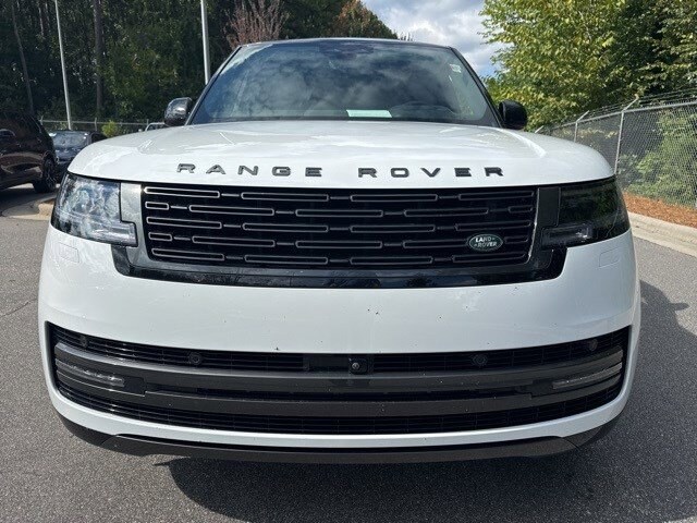 2025 Land Rover Range Rover SE photo 2