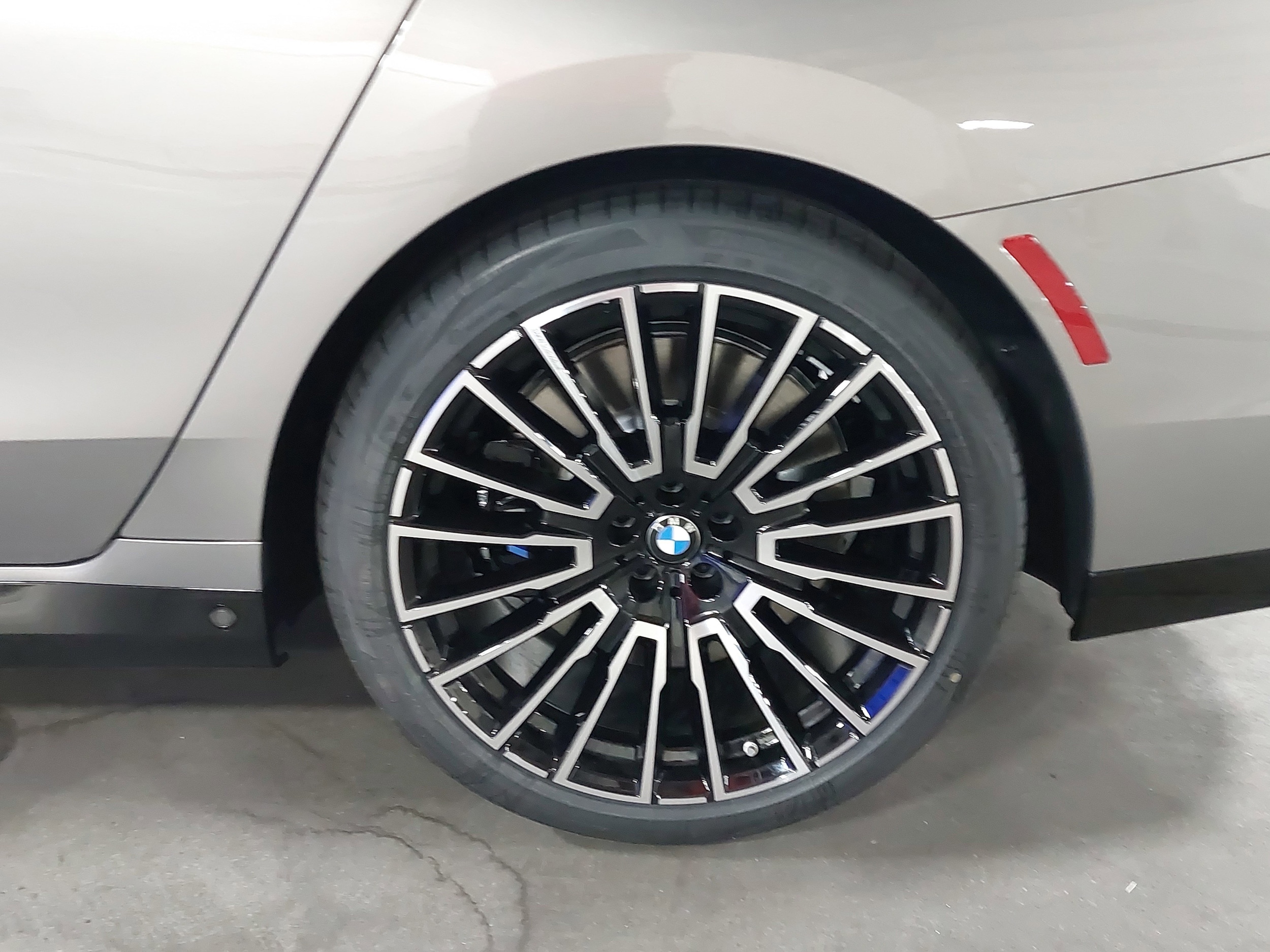 2025 BMW 7 Series 760i - Photo 34