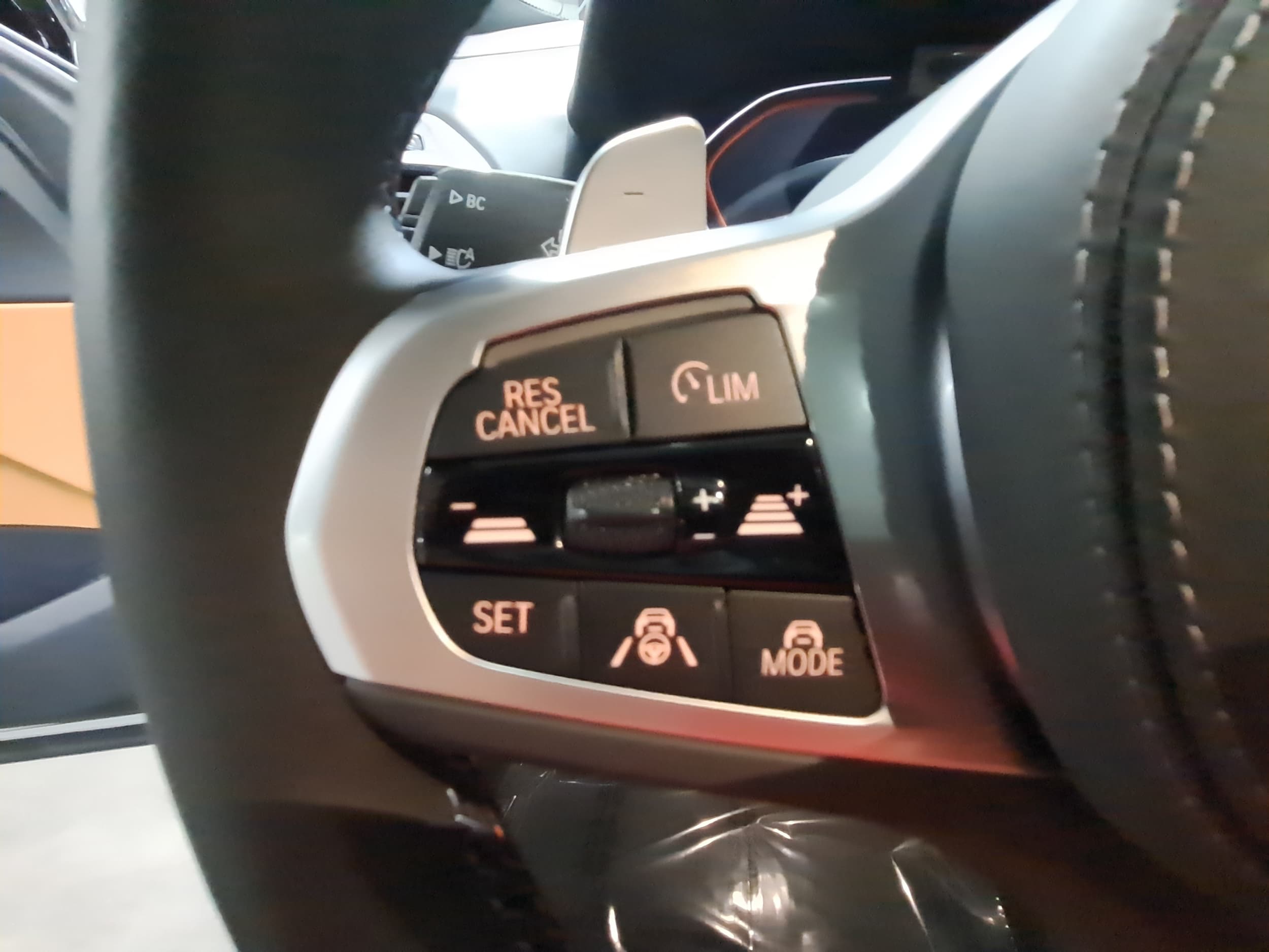 2026 BMW 8 Series M850i - Photo 16