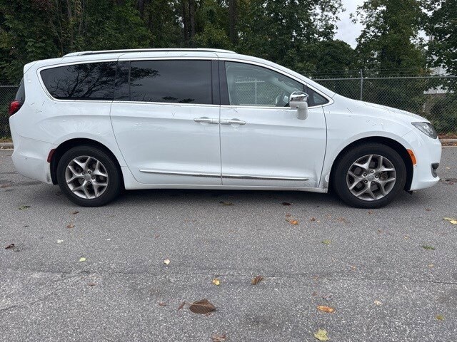 2020 Chrysler Pacifica Limited photo 4