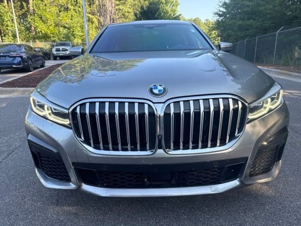 Used 2022 BMW 740i Sedan