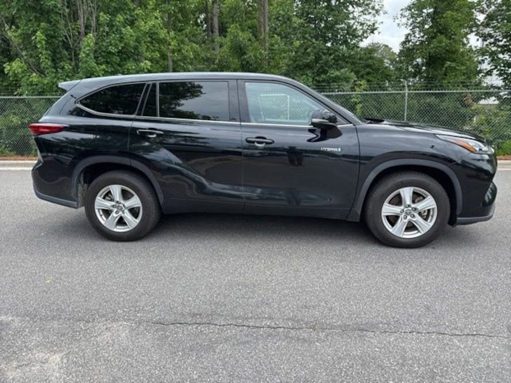 Used 2020 Toyota Highlander Hybrid LE SUV