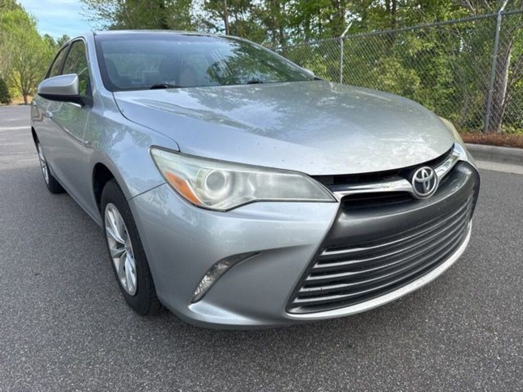 Used 2015 Toyota Camry LE Sedan