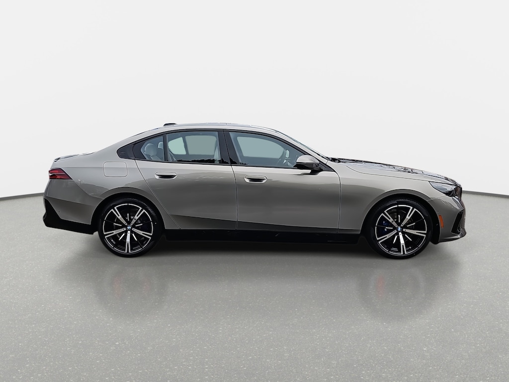 New 2026 BMW 550e xDrive Sedan