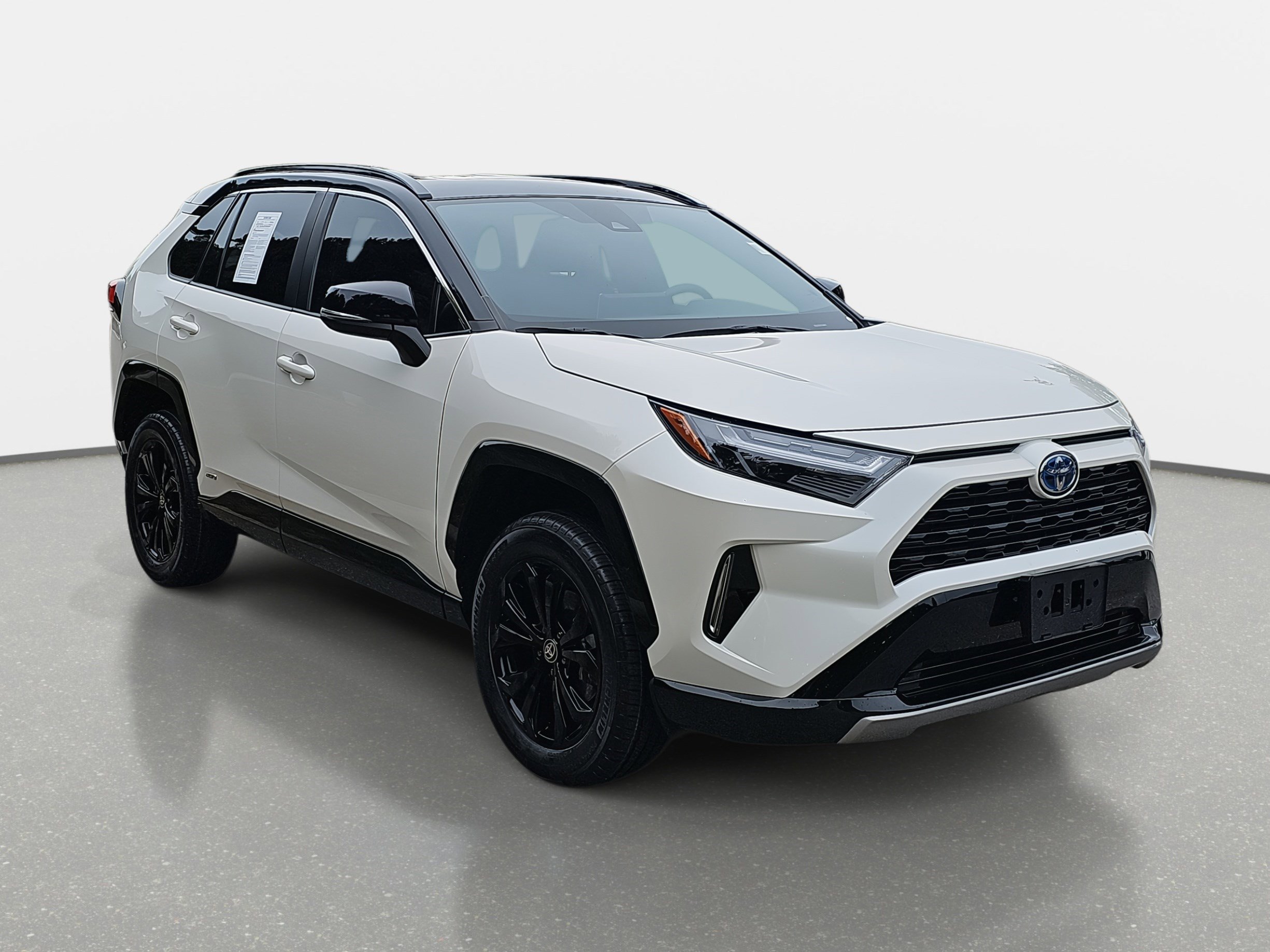 2022 Toyota RAV4 Hybrid XSE photo 3