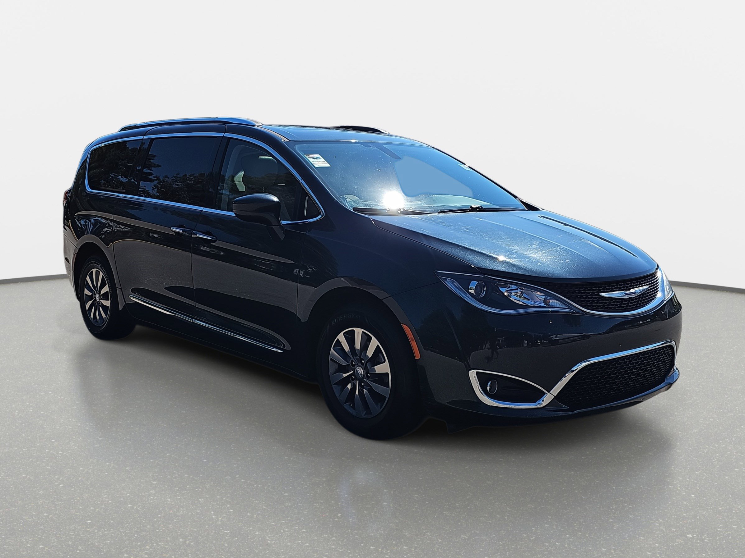 2020 Chrysler Pacifica Touring Plus photo 3