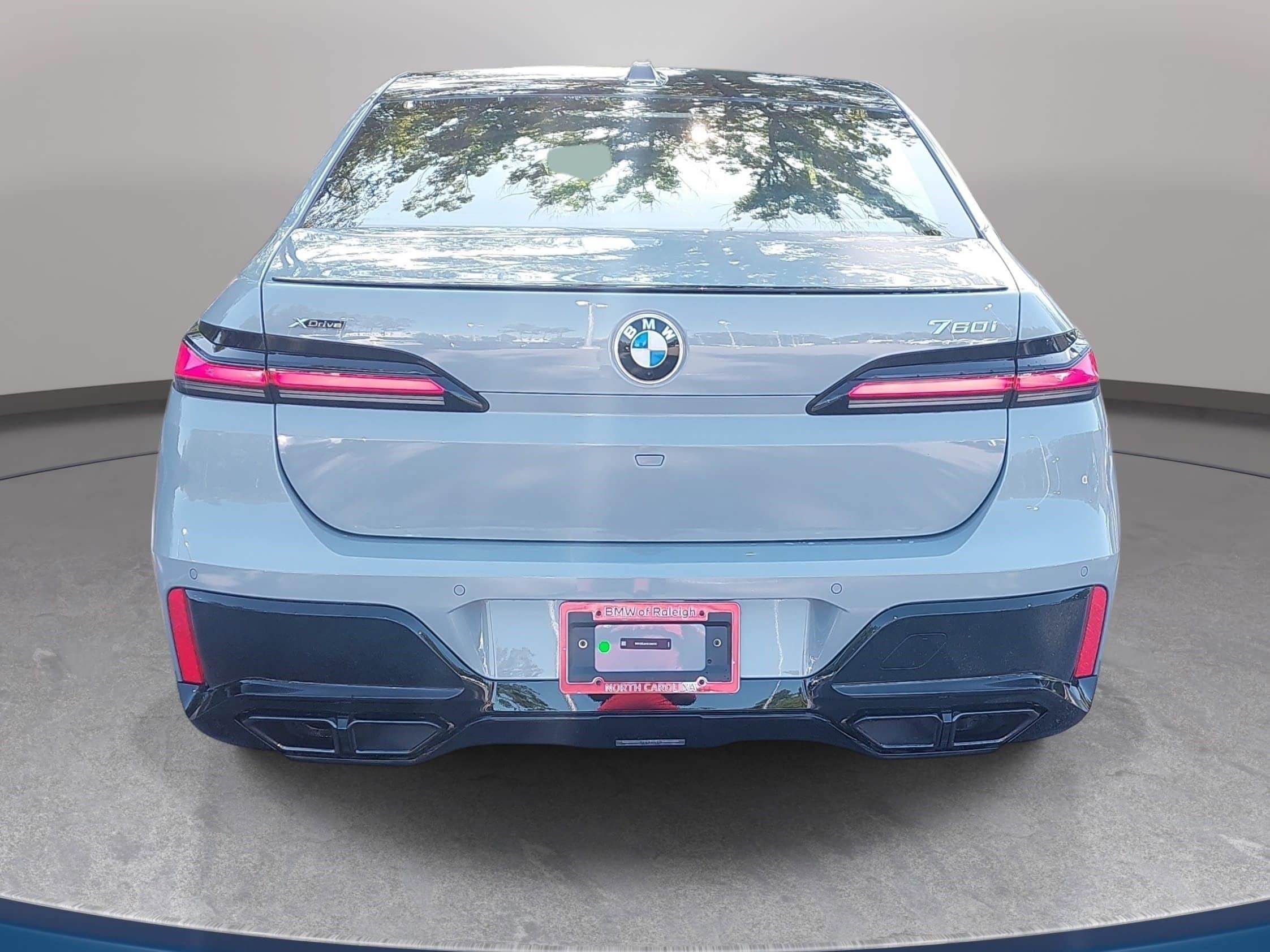 2025 BMW 7 Series 760i - Photo 6