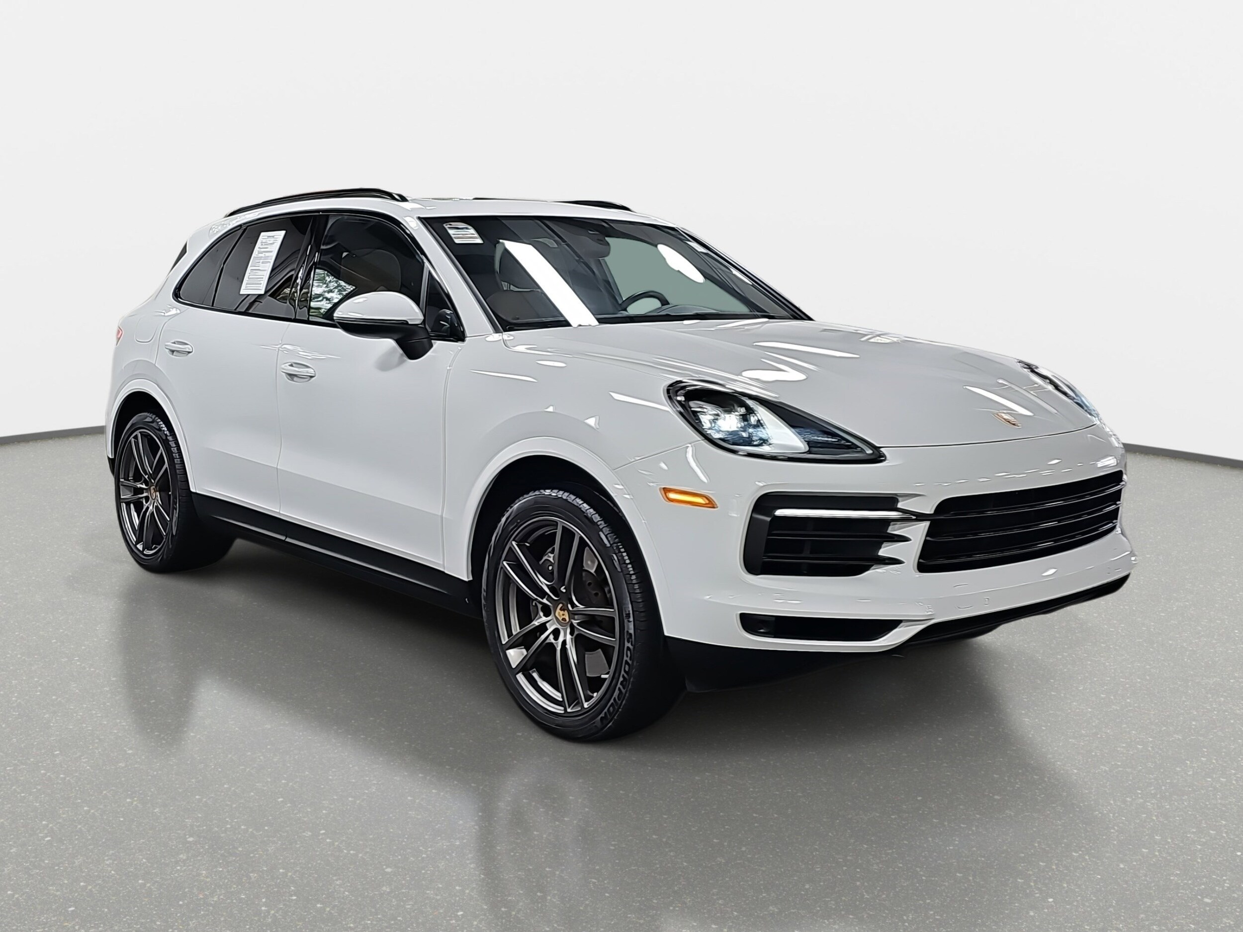 2022 Porsche Cayenne Base photo 3