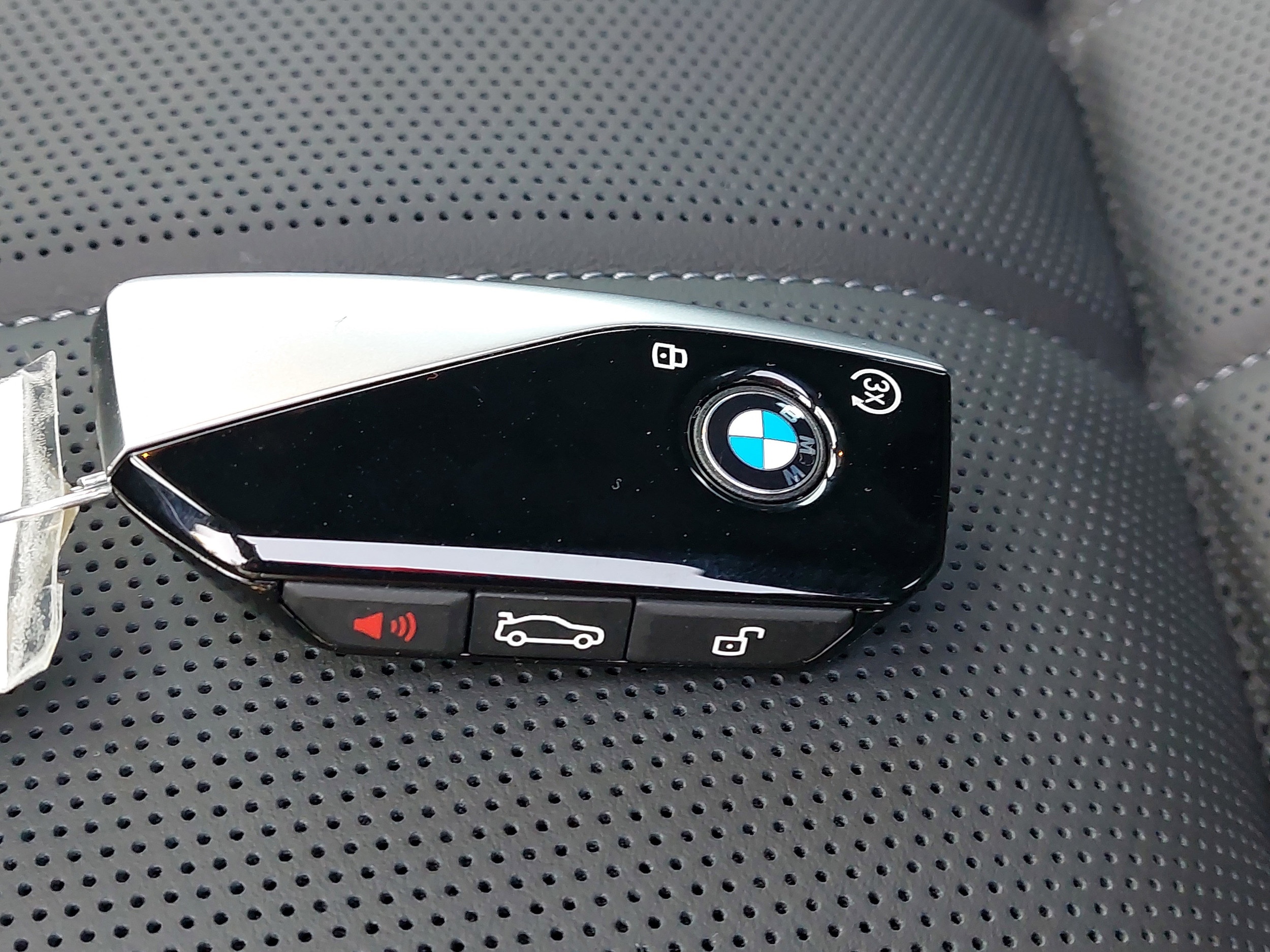 2025 BMW 7 Series 760i - Photo 37