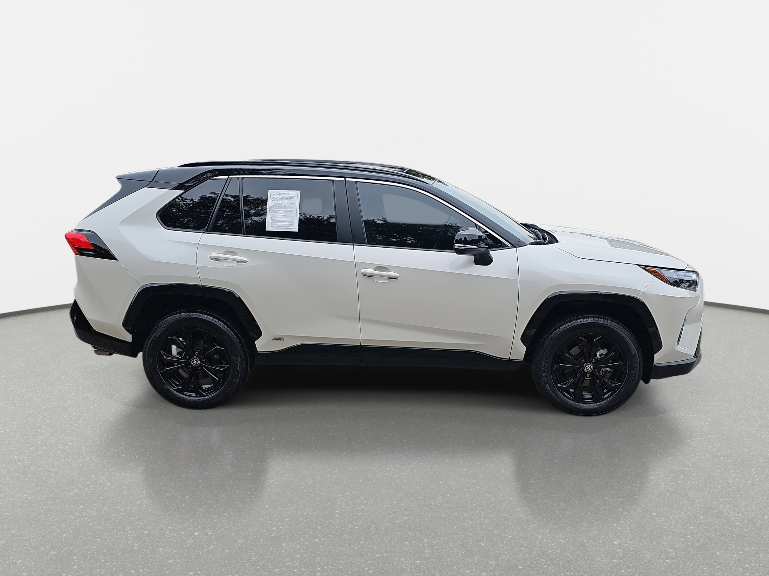 2022 Toyota RAV4 Hybrid XSE photo 4