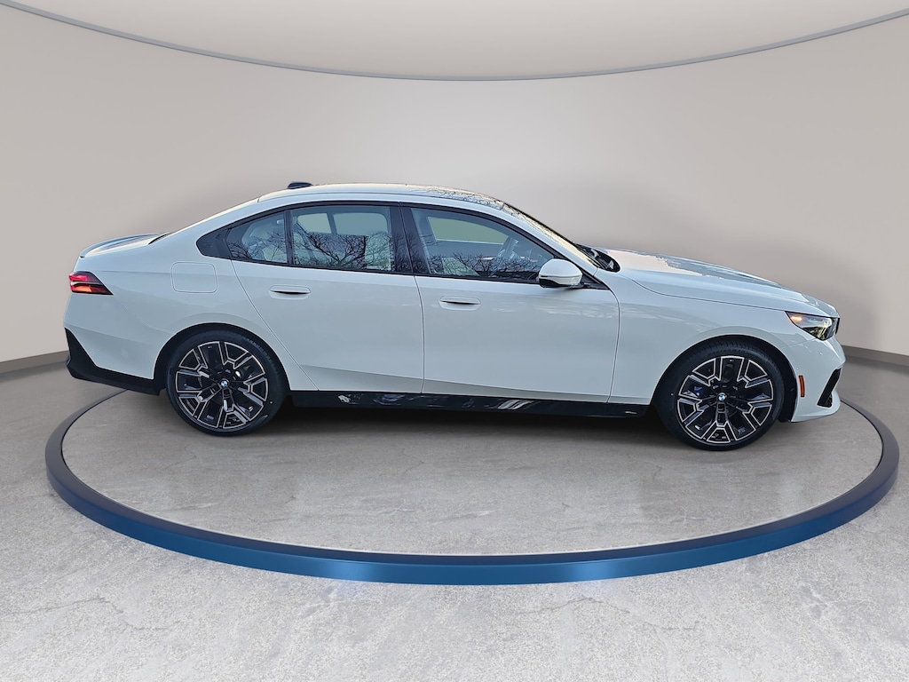 New 2026 BMW 530i xDrive Sedan