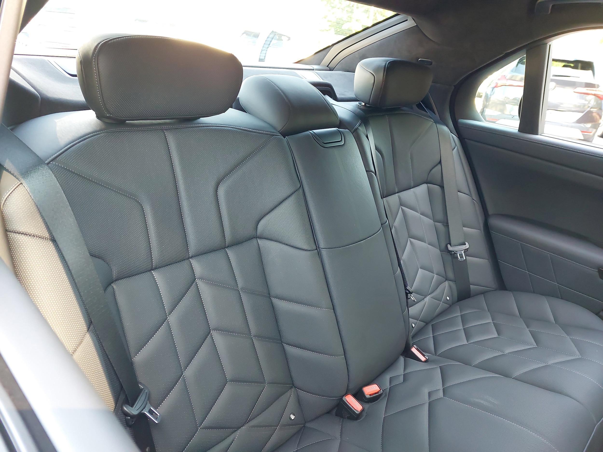 2025 BMW 7 Series 760i - Photo 12