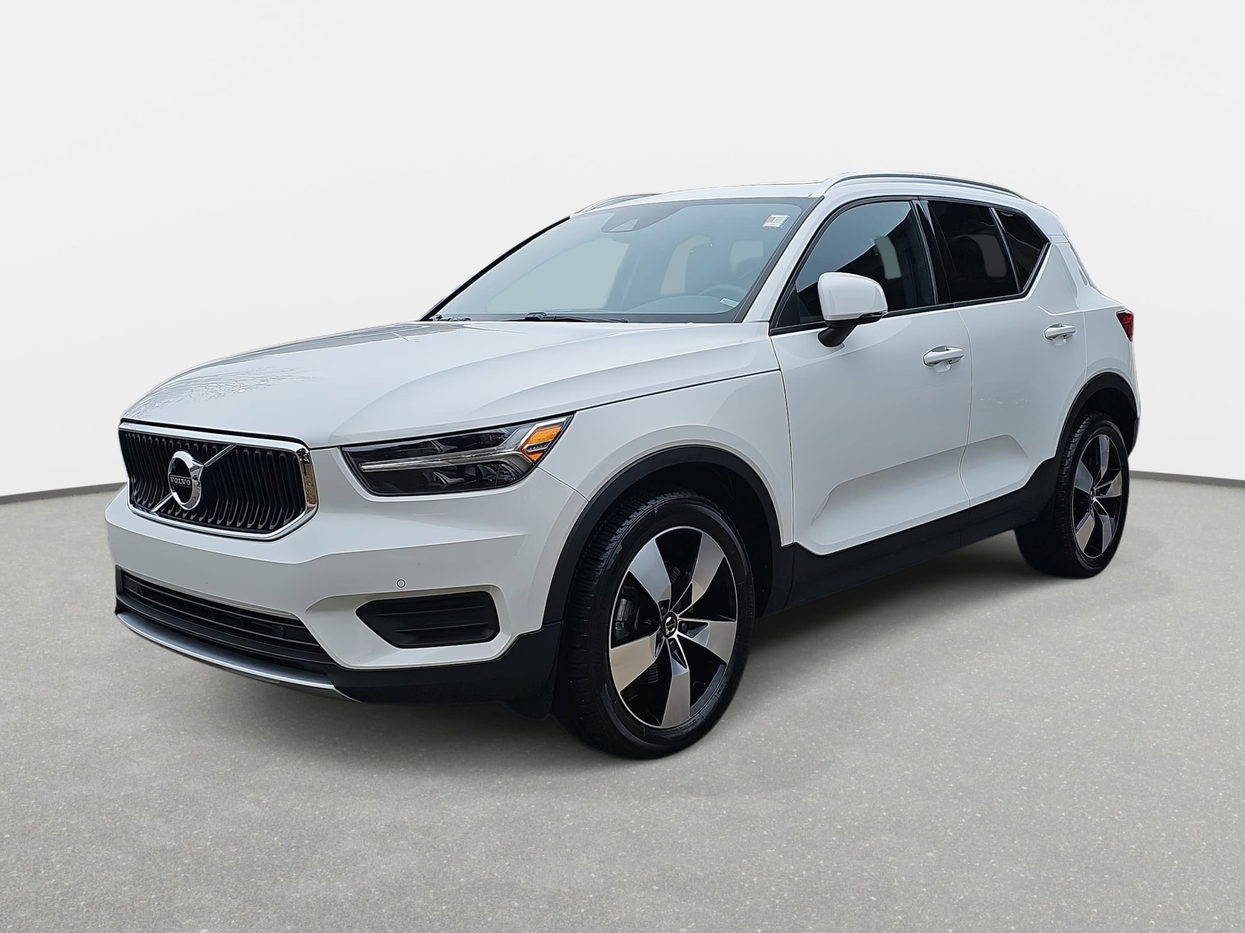 2020 Volvo XC40 Momentum