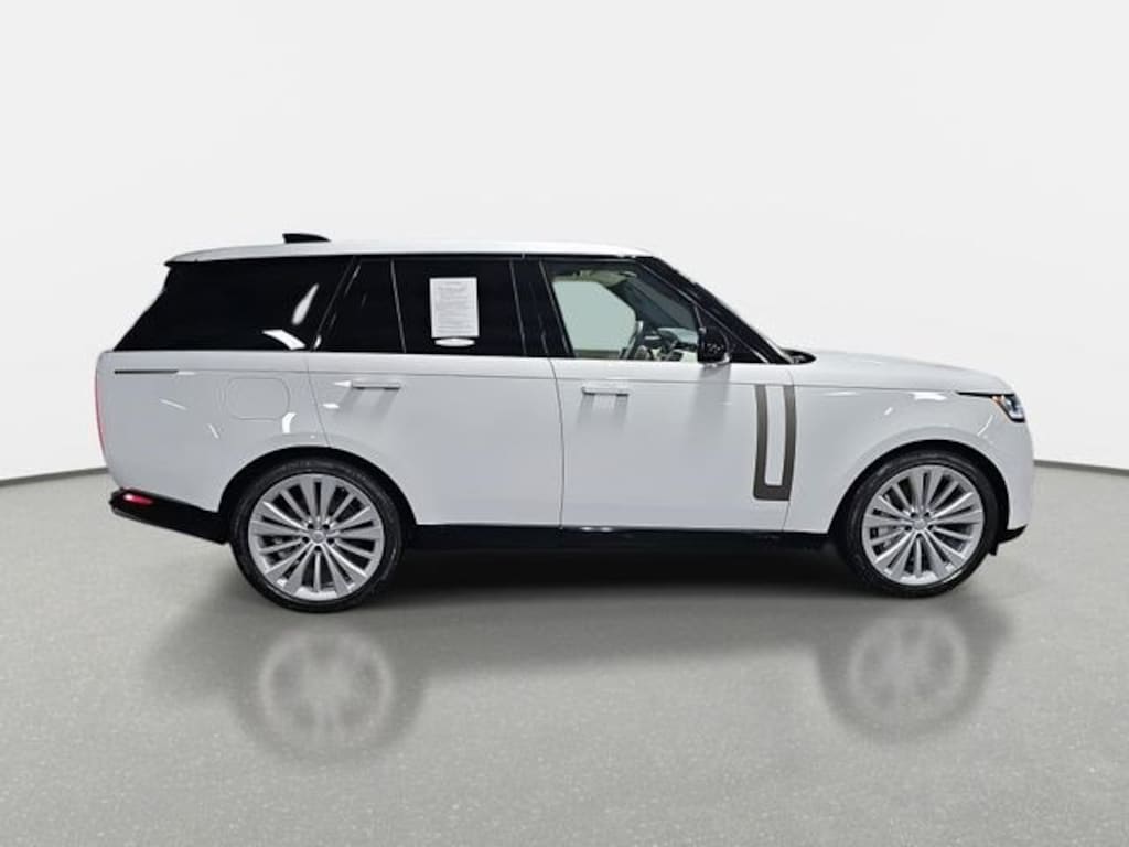 Used 2025 Land Rover Range Rover P530 SE SUV