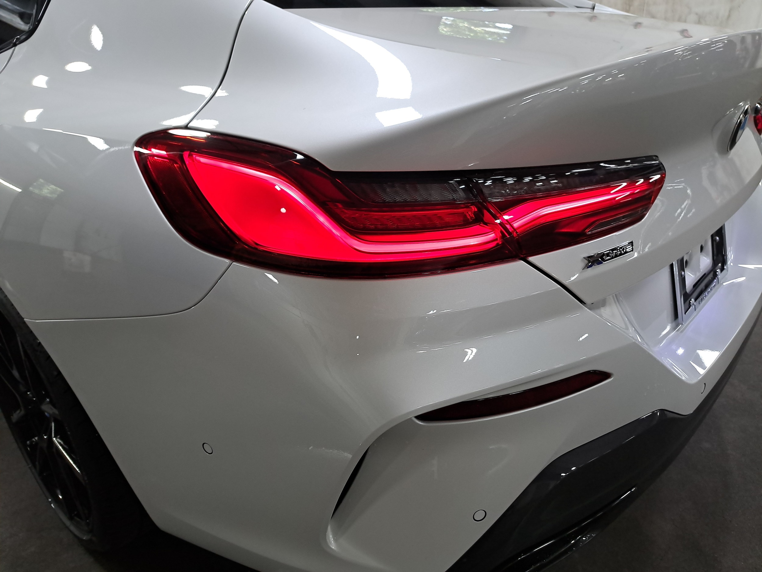 2026 BMW 8 Series M850i - Photo 34