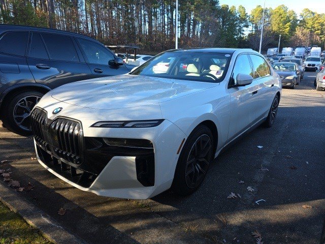 2025 740i Sedan