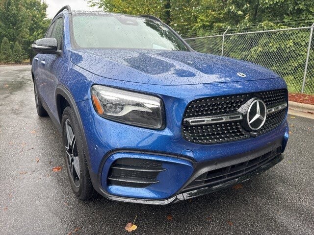 2025 Mercedes Benz GLB 250 4MATIC photo 3