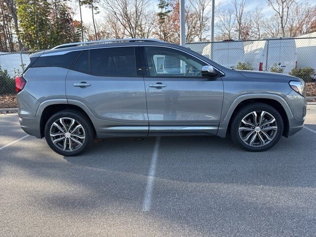 2020 Gmc Terrain Denali photo 2
