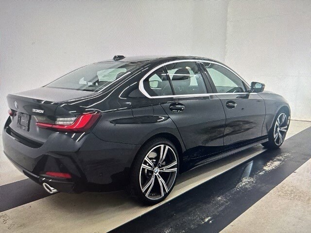 2024 Bmw 330i photo 2