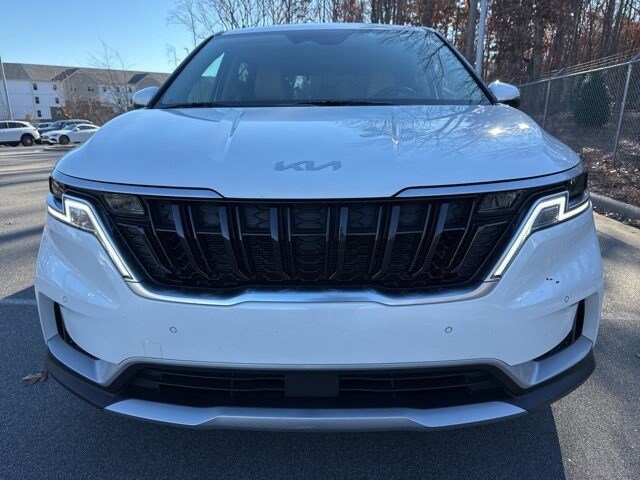 2022 Kia Carnival EX photo 2