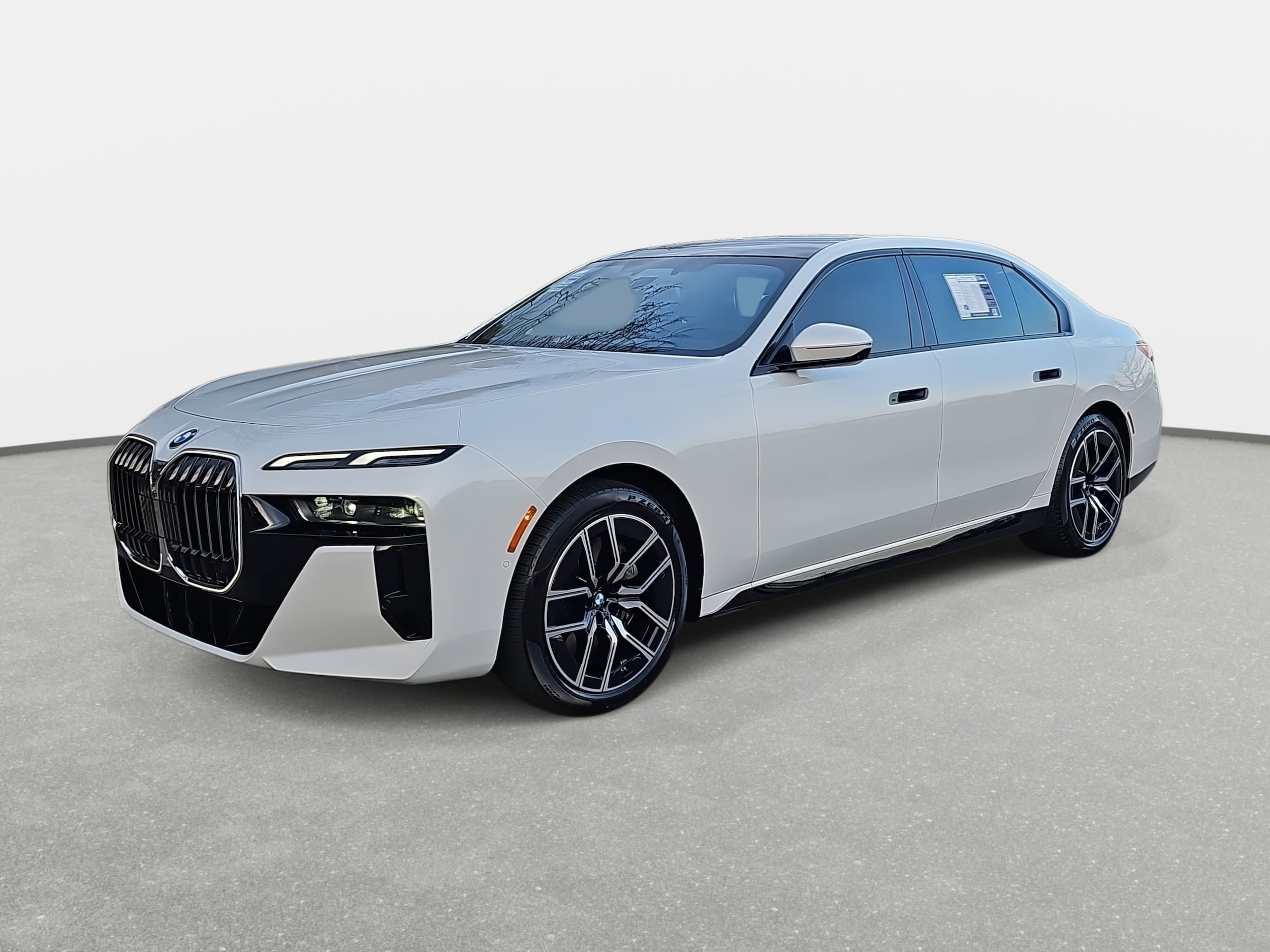2025 BMW 7 Series 740i's photo