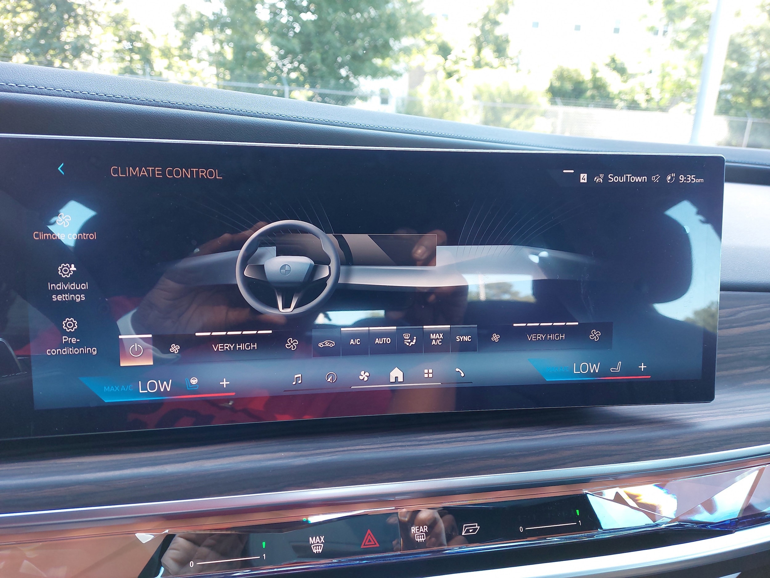 2025 BMW 7 Series 760i - Photo 22