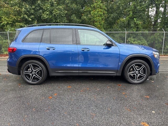 2025 Mercedes Benz GLB 250 4MATIC photo 4