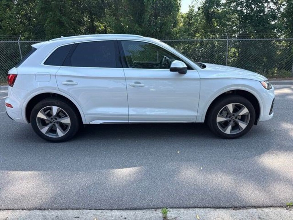 Used 2024 Audi Q5 40 Premium SUV