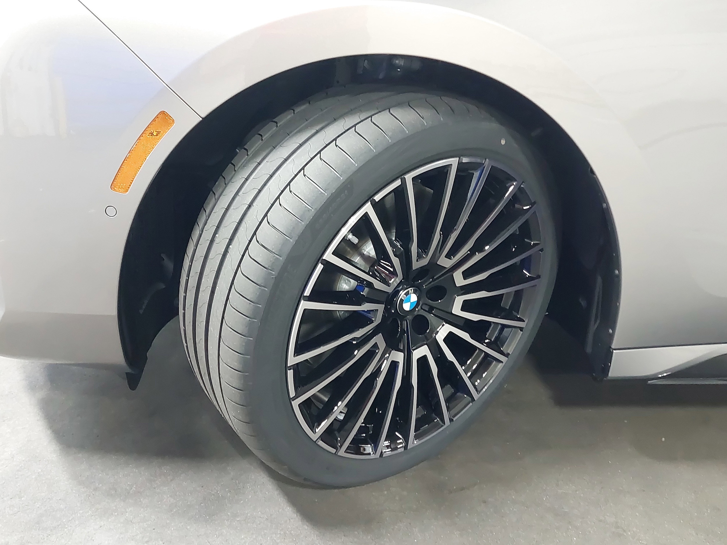 2025 BMW 7 Series 760i - Photo 33