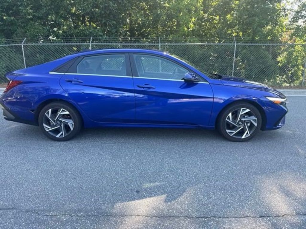 Used 2024 Hyundai Elantra Hybrid Limited Sedan