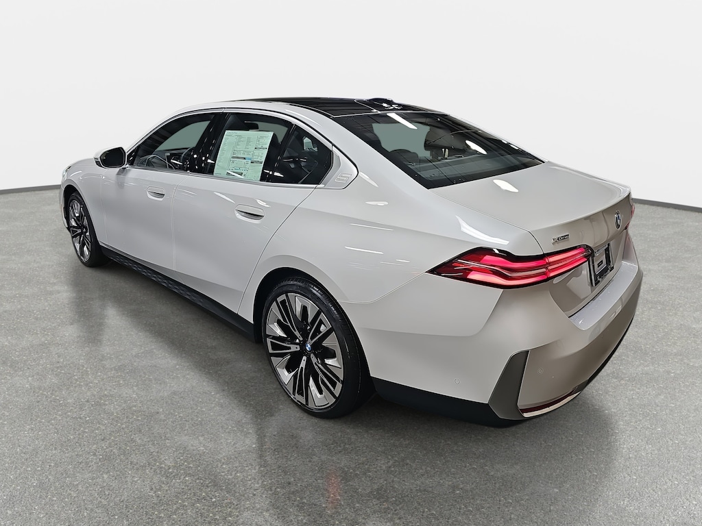 New 2026 BMW 530i xDrive Sedan