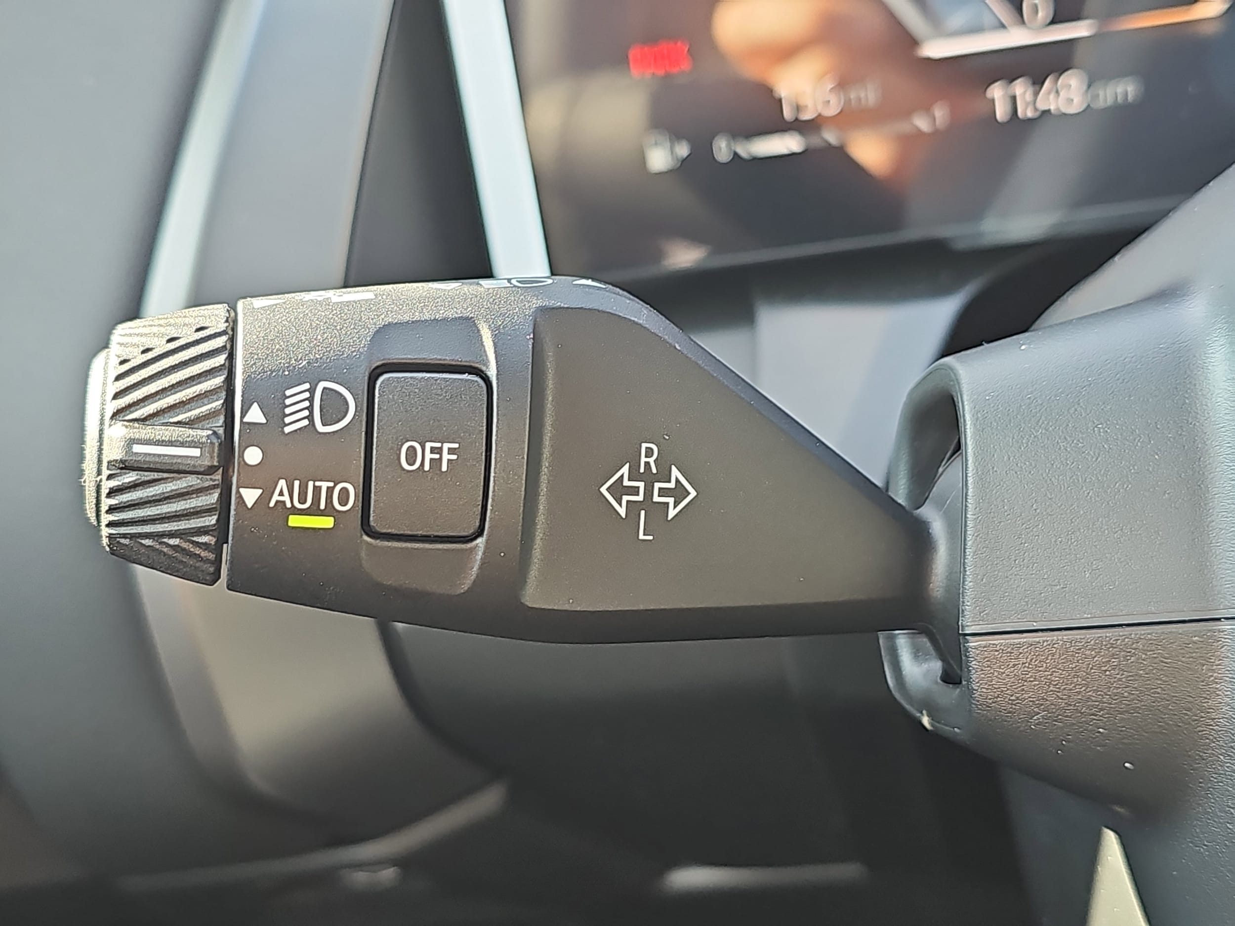 2026 BMW X3 30 - Photo 27